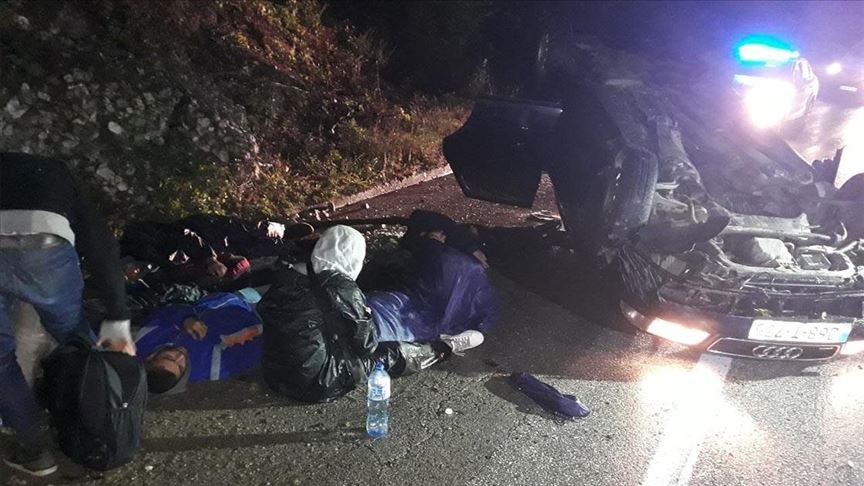 Granična policija BiH: U saobraćajnoj nesreći povrijeđeno osam migranata