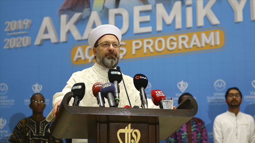 Diyanet İşleri Başkanı Erbaş: İlme destek olan en büyük sadakayı vermiş sayılır