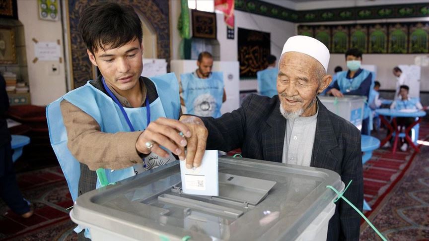 مردم افغانستان امروز پای  صندوق‌های رای رفتند