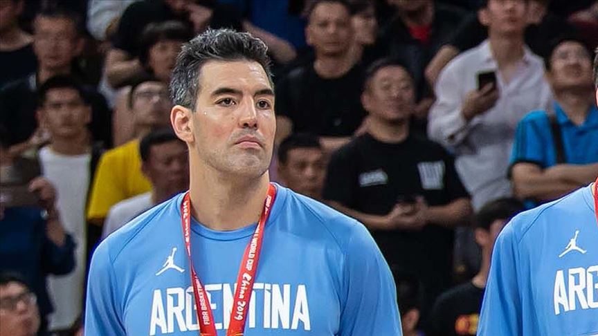 39 yaşındaki Luis Scola AX Armani Exchange Milan'da