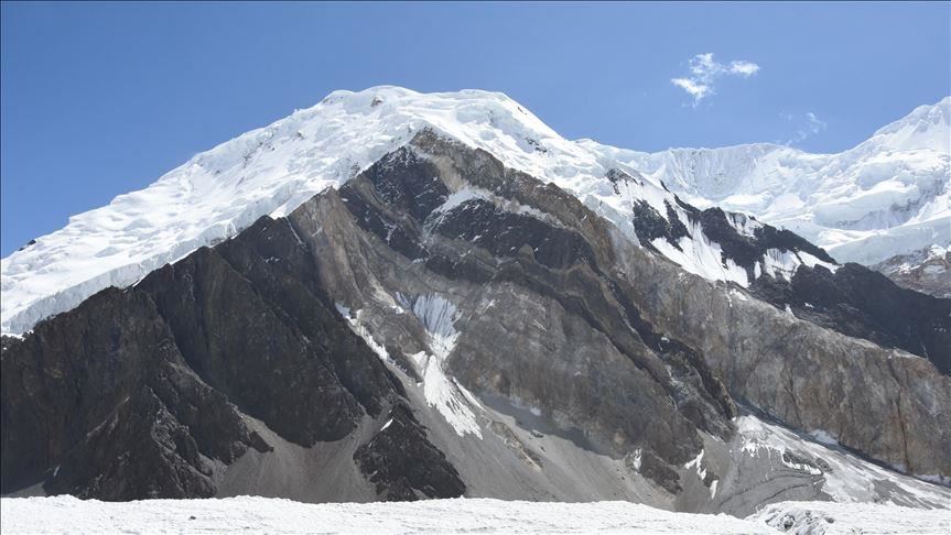 Pakistan, dy alpinistë britanikë të bllokuar në një shpat malor