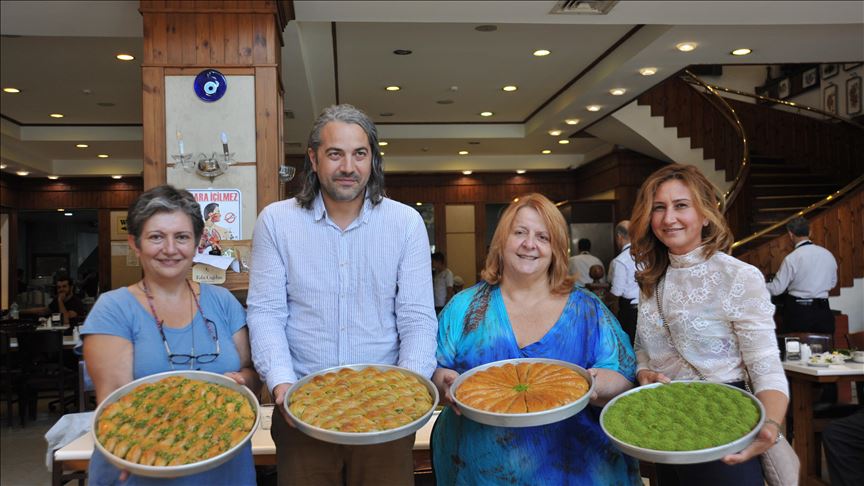 Greek writers praise world-famous Turkish baklava