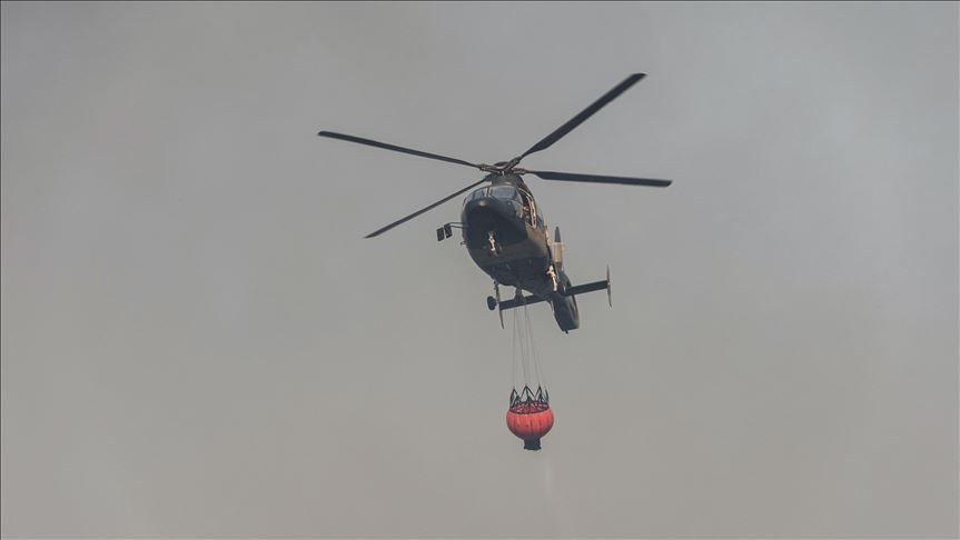 Esperan nueva descarga aérea de agua para sofocar incendio en nueve sectores de Cochabamba, Bolivia