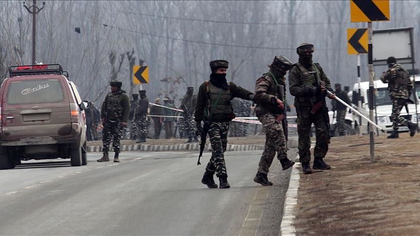 Во бомбашкиот напад во Кашмир ранети се 10 лица