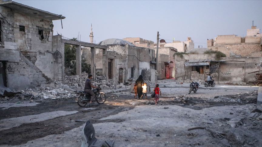 Şerefsiz Rusya İdlib'e yeniden saldırdı