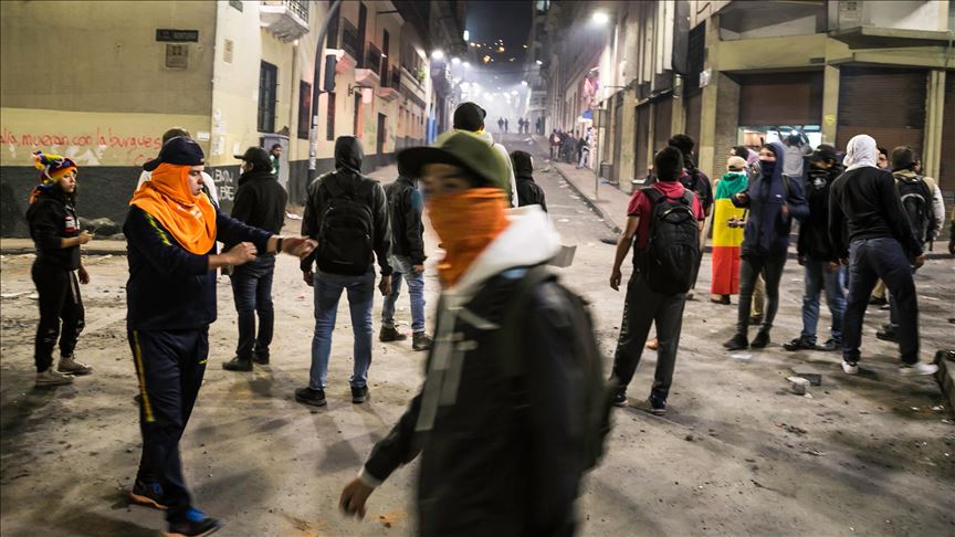 Se mantienen bloqueos y manifestaciones de indígenas en Ecuador