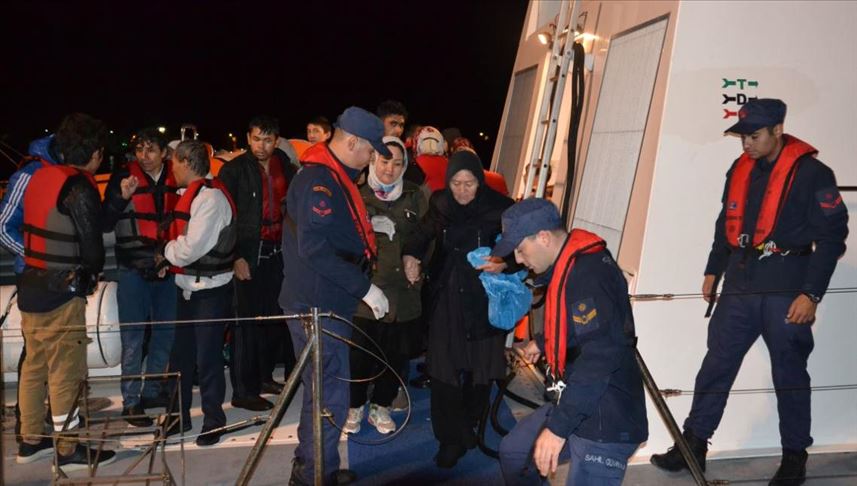 تركيا.. ضبط 490 مهاجرا غير نظامي في بحر إيجة