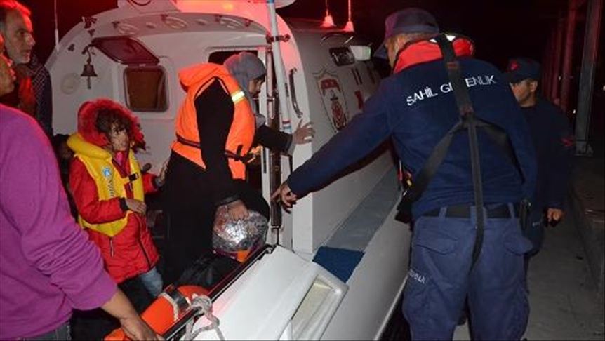 گارد ساحلی ترکیه 105 مهاجر را از خطر غرق شدن نجات داد
