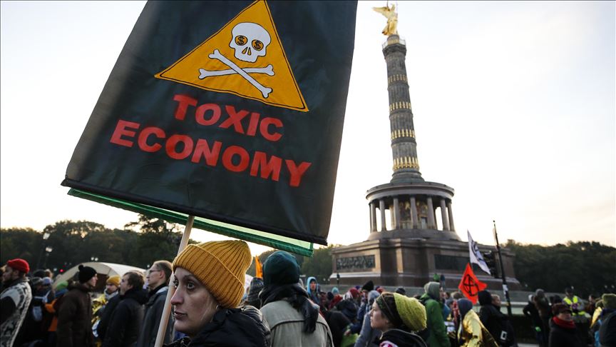 В Берлине экоактивисты требуют объявить "климатическое ЧП"