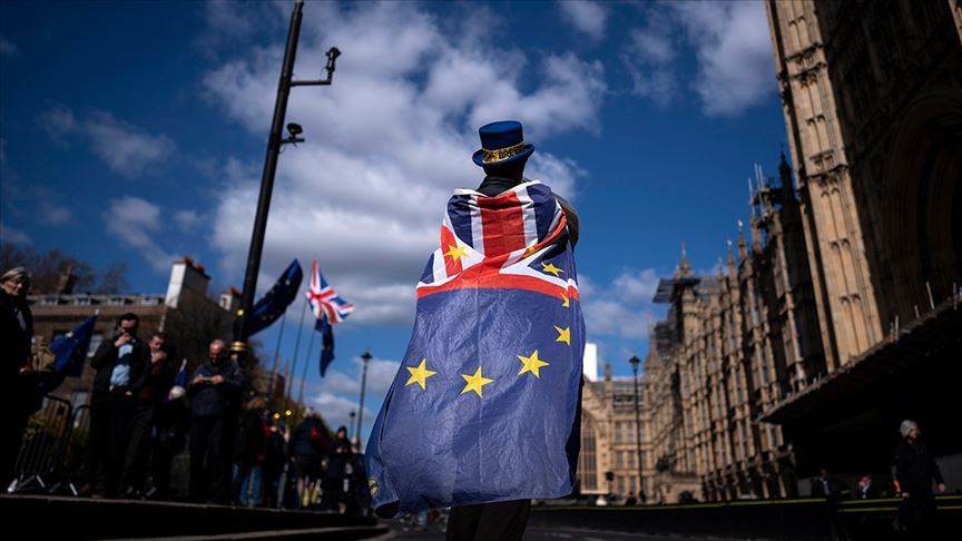 Birleşik Krallık demokrasisi Brexit yükünü taşıyamıyor