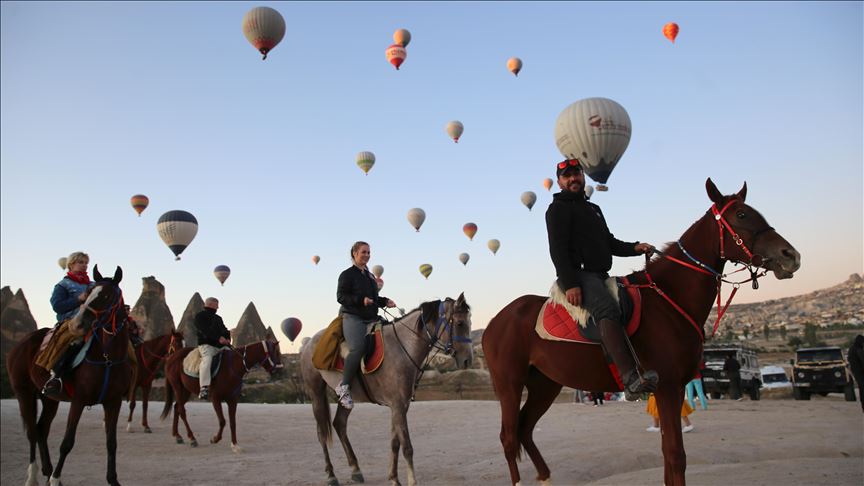 GRAPHIQUE - De janvier à septembre, 437 516 touristes ont survolé la Cappadoce en montgolfière
