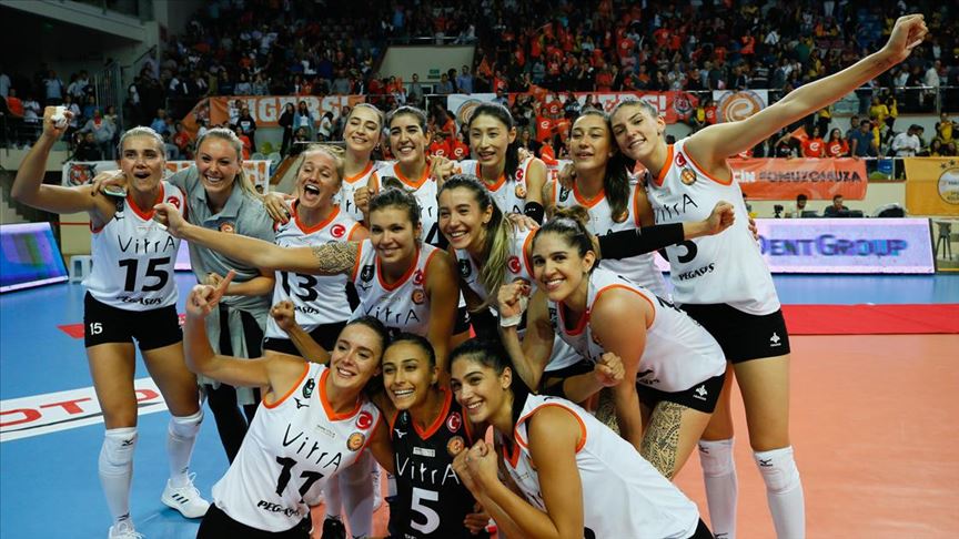 Kadınlar Şampiyonlar Kupası'nı Eczacıbaşı VitrA kazandı
