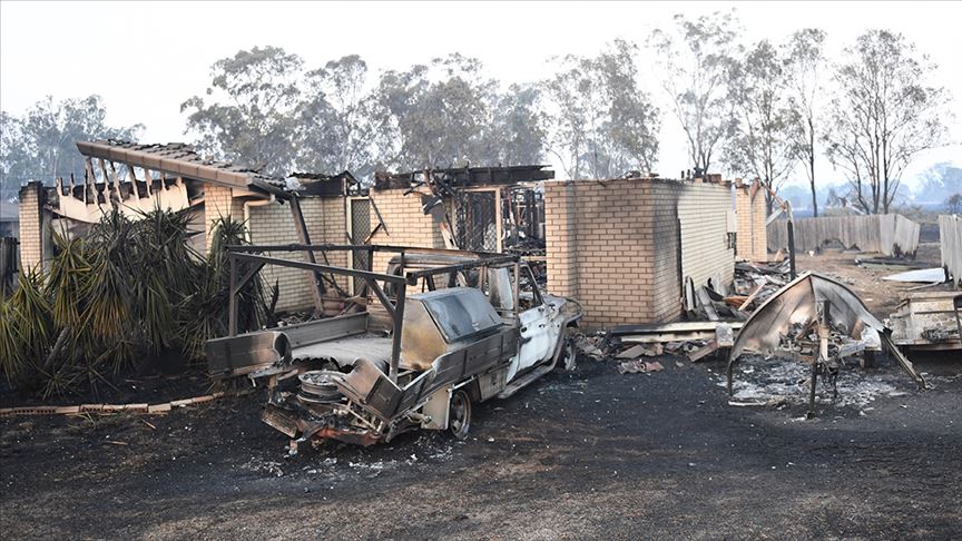 Avustralya’daki orman yangınlarında 30 ev yandı