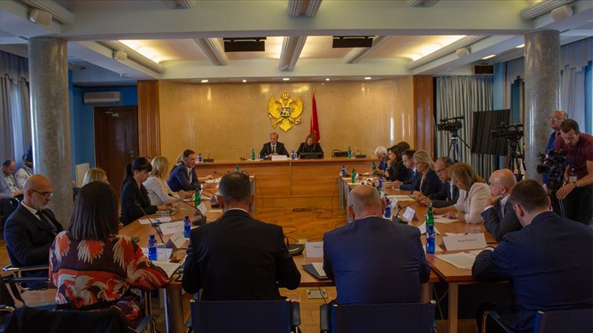 Crna Gora: Prosječna plata u zdravstvu 566 eura, sindikati traže hitno povećanje