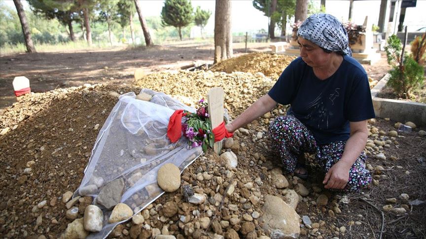 'Kızıma nasip olmayan gelinlik inşallah küçük Ayşe'ye nasip olur'