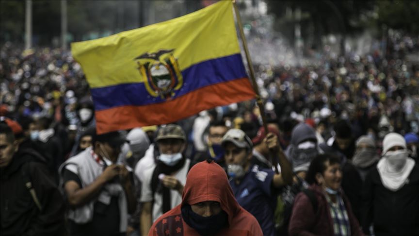 Presidentes ecuatorianos que dimitieron en los últimos 25 años debido a protestas civiles