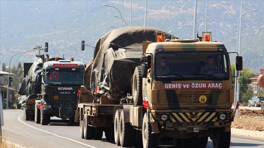 Suriye sınırına tank ve zırhlı araç sevkiyatı sürüyor 
