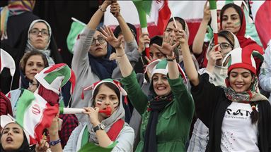 Iran: Women allowed in football stadium after decades