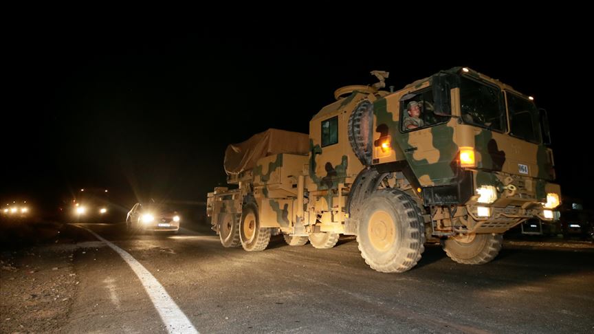 Suriye sınırına tank ve zırhlı araç sevkiyatı sürüyor