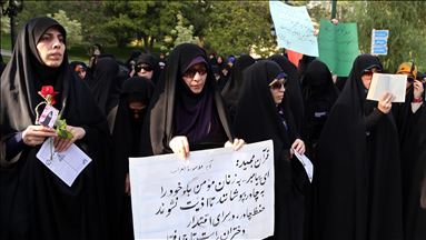 Setelah puluhan tahun, perempuan Iran bisa nonton sepak bola di stadion