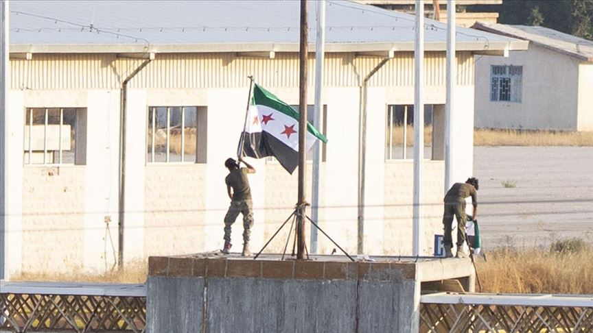 Operacija ”Izvor mira”: Na prelazu u Tel Abyadu istaknuta zastava SNA