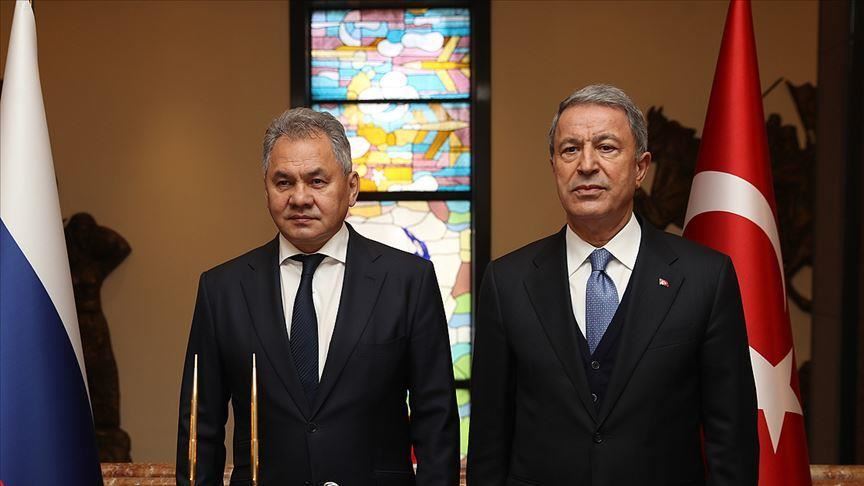 Turkish, Russian defense ministers talk on phone