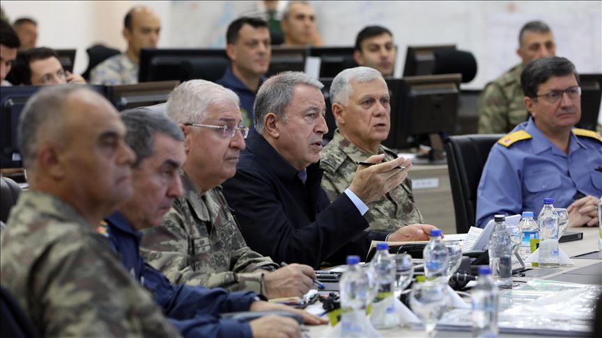 Ministro de Defensa turco asegura que ciudades sirias de Ras al-Ayn y Tal Abiad están "bajo control"