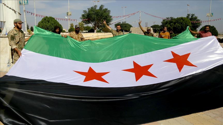 Bandera terrorista del YPG es reemplazada por la del Ejército Nacional Sirio en Tal Abiad