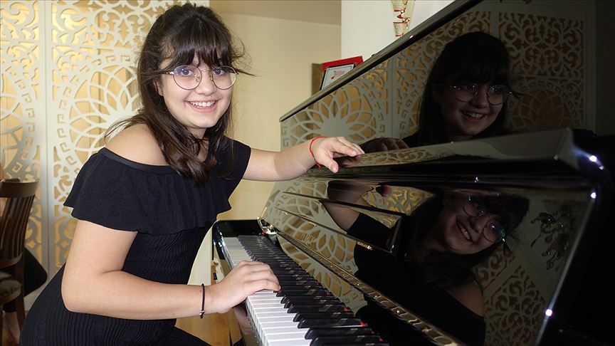 12 yaşındaki piyanist papatya'nın büyük başarısı ile ilgili görsel sonucu