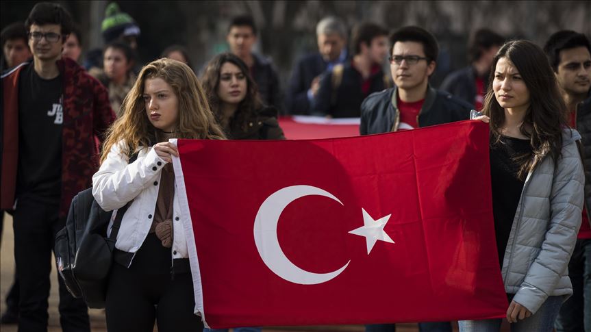 Estudiantes turcos en Estados Unidos apoyan la guerra de Turquía contra el terrorismo