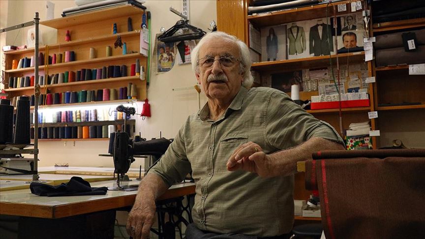 Tarihi Aşirefendi Han'ın 60 yıllık terzisi