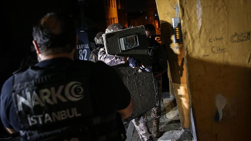 İstanbul'da uyuşturucu operasyonu: 35 gözaltı