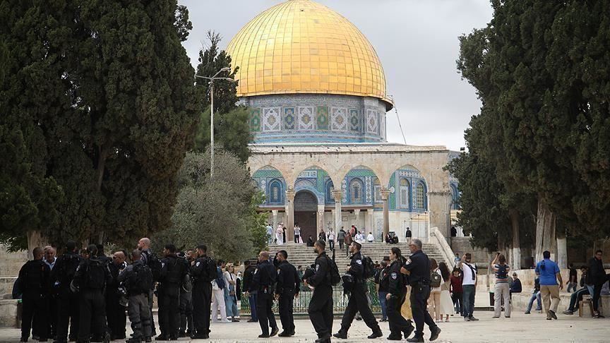 Al-Quds : Des centaines de colons israéliens envahissent la mosquée Al-Aqsa  