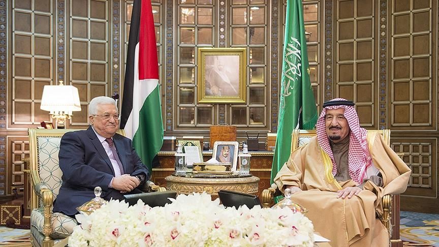 Saudi king meets Palestinian president in Riyadh