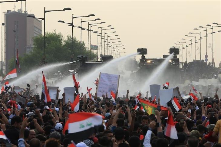 Irak pecat 61 pejabat terkait aksi protes massal