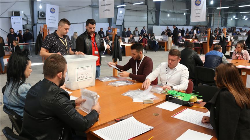 Kosovë, fillon numërimi i votave me postë