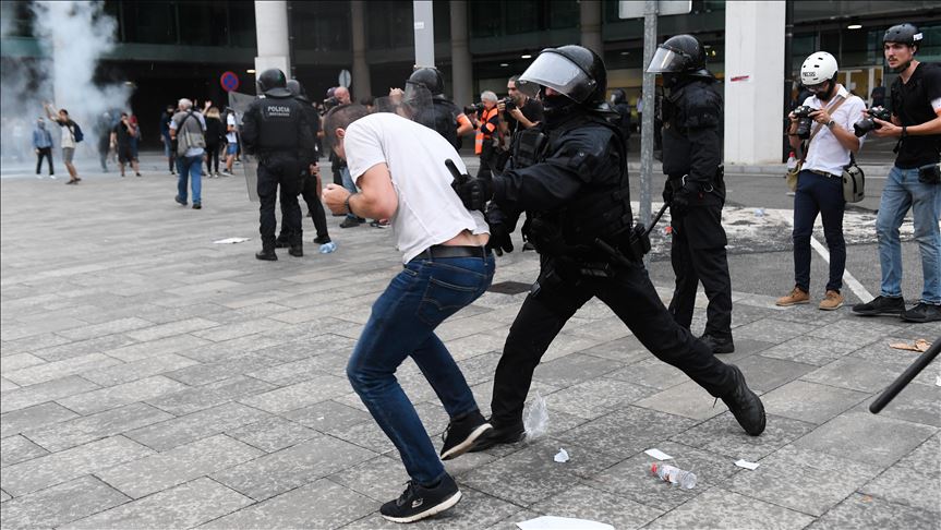 Cerca de 74 heridos dejan las manifestaciones en Cataluña, España