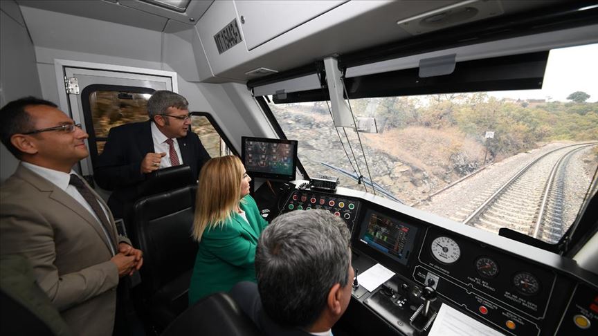 Anadolu DMU Milli Tren Seti Uşak'ta test sürüşüne başladı