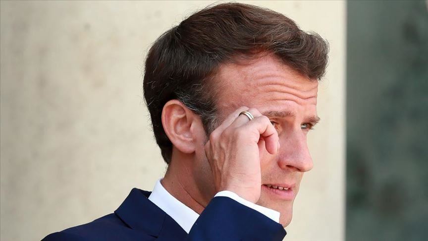 Президента Франции призвали осудить нападки на мусульманок 