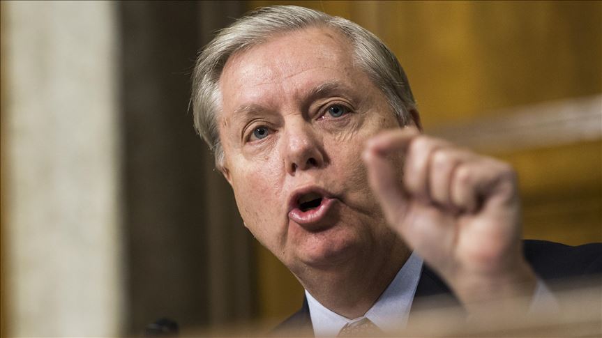 Senador republicano Lindsey Graham criticó los modales de Trump en su cuenta de Twitter