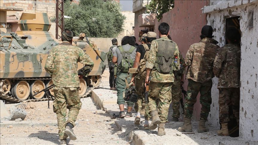 Obuses turcos alcanzan objetivos terroristas en Ras al-Ayn