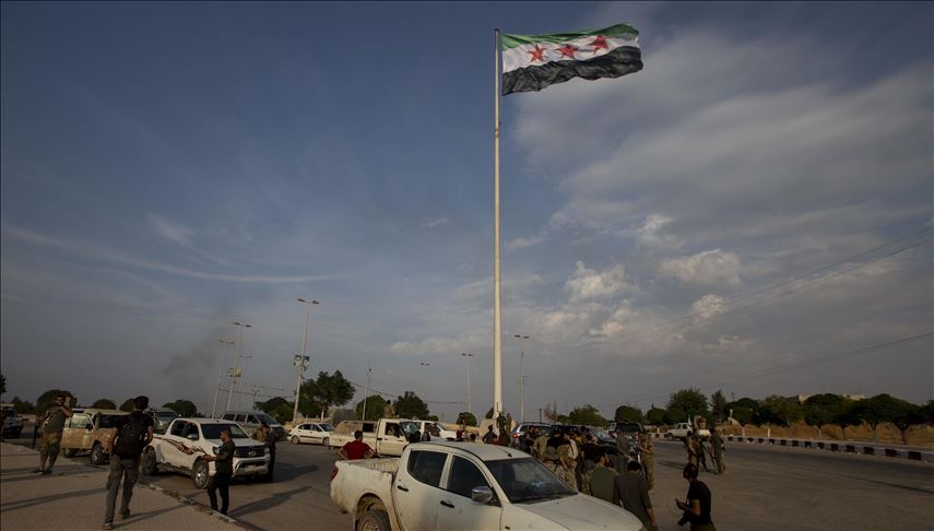 پرچم انقلاب سوریه در تل‌ابیض به اهتزاز درآمد