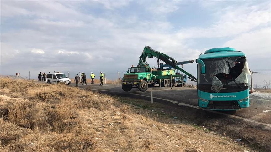 Cankiri Da Cenazeye Gidenleri Tasiyan Otobus Devrildi 34 Yarali