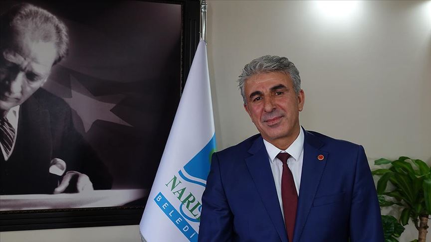 CHP'li belediye başkanı koltuğunu AK Parti'li üyeye emanet etti 