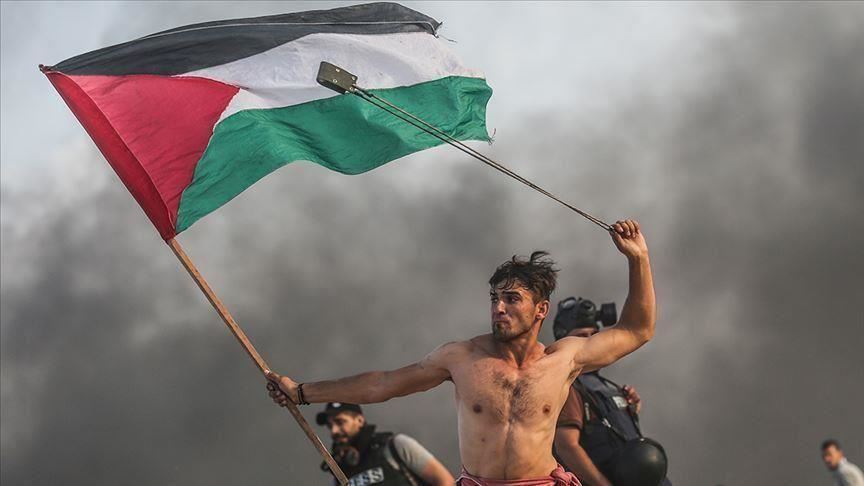 فلسطينيون يتوافدون نحو حدود غزة للمشاركة في مسيرات العودة