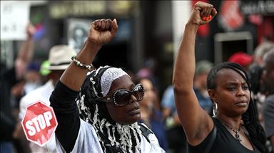 US: Chicago teachers' strike enters second day