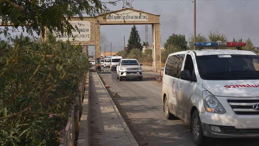 Terroristas del YPG/PKK escapan de la ciudad siria Ras al Ayn en ambulancias