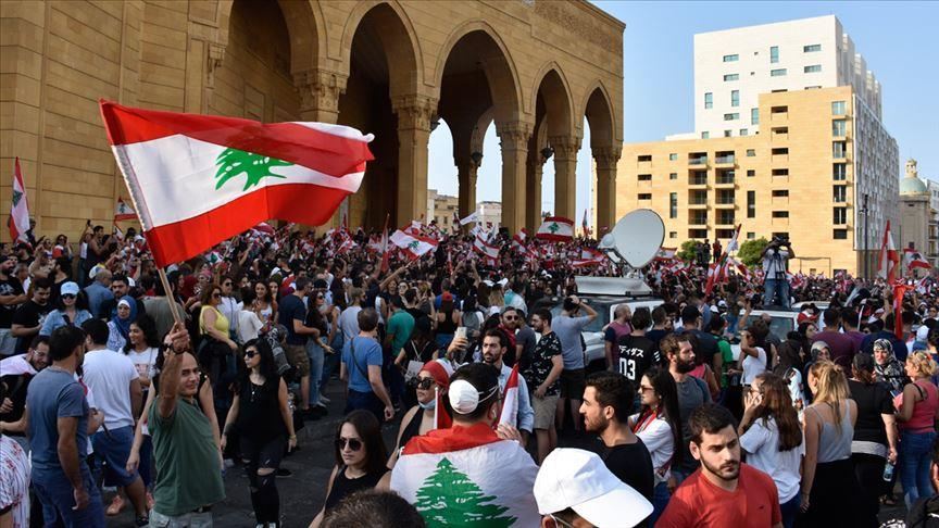 Nastavljeni antivladini protesti u Libanu: Sve banke sutra će biti zatvorene