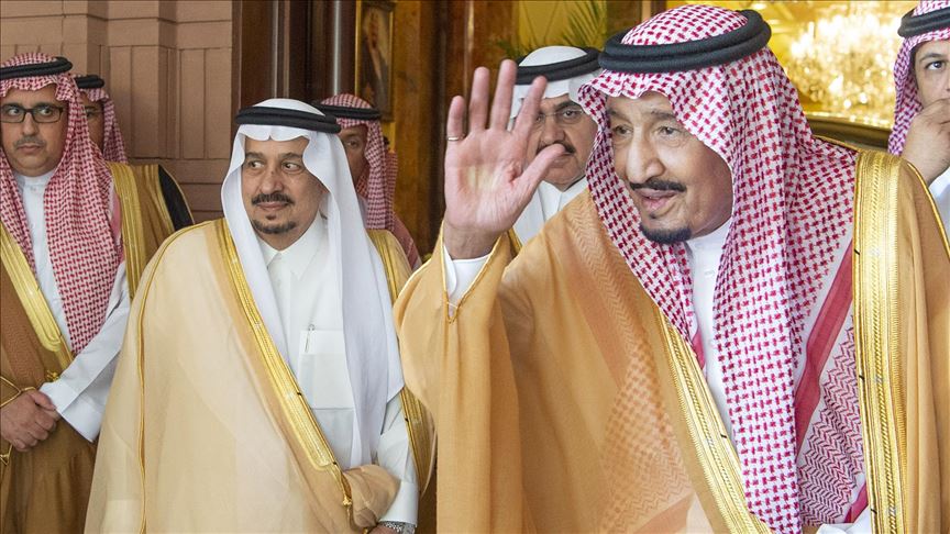 Saudi king meets US defense secretary