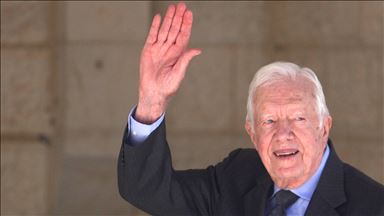 Evinde düşen eski ABD Başkanı Carter hastaneye kaldırıldı